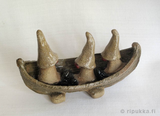 Tonttuvene - kivitavarakeramiikka, vene, tontut, tonttuvene